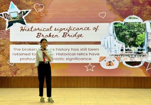 Thí sinh thuyết trình